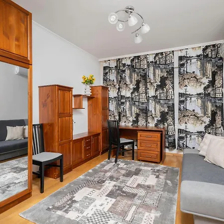 Апартамент 1bd Flat With Desk On Russian Monument Square By Flat Mаnager София