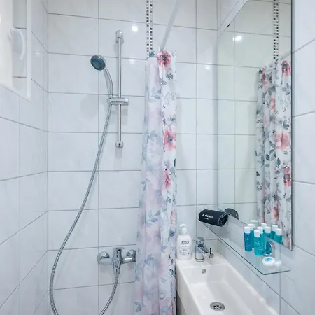1bd Flat With Desk On Russian Monument Square