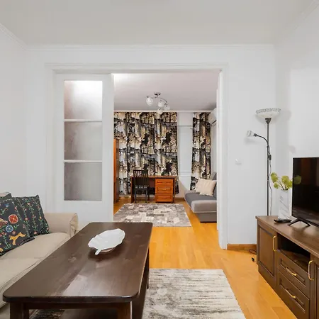דירה 1bd Flat With Desk On Russian Monument Square *