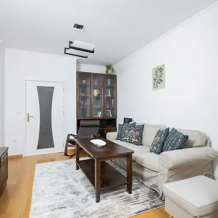 1bd Flat With Desk On Russian Monument Square