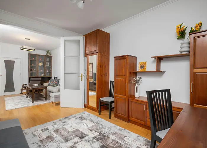 1bd Flat With Desk On Russian Monument Square By Flat Mаnager *